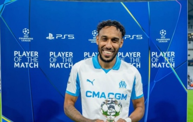 Aubameyang thi đấu xuất sắc.