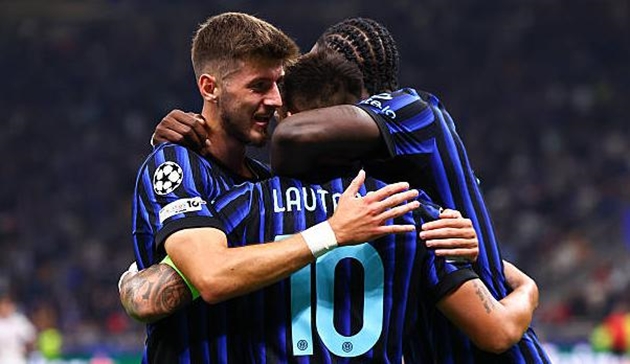Inter Milan thắng dễ Slaviha Praha.