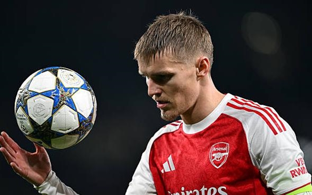 Martin Odegaard tỏa sáng trong trận đấu với Olympiacos.
