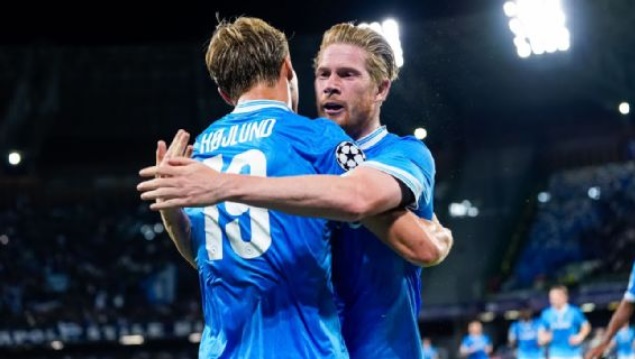 De Bruyne kiến tạo cho Hojlund ghi bàn.