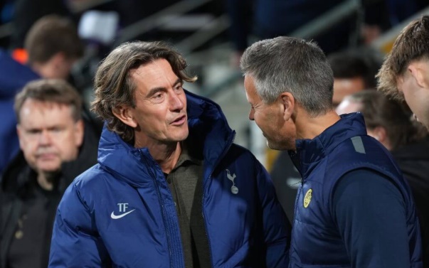 Tottenham của Frank tỏ ra lúng túng trước các đội cửa dưới.