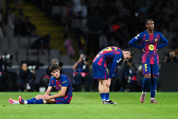 Barca bị ngược dòng ngay trên sân nhà.