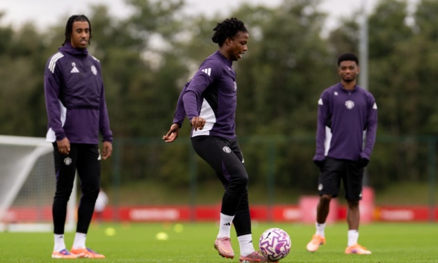 Hình ảnh của Malacia khi được tái hòa nhập đội một.