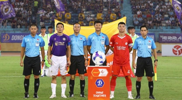 Viettel và Hà Nội FC đều bị VFF phạt vì ra sân muộn ở vòng 5 V-League.