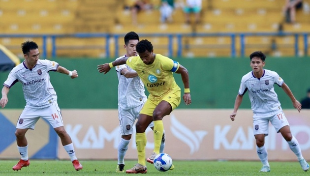 Thanh Hóa và Becamex HCM hòa 1-1