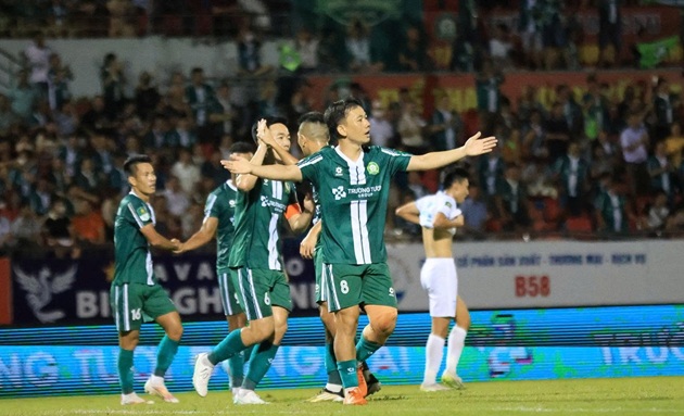 Trần Minh Vương đã lập cú đúp cho đội chủ nhà.
