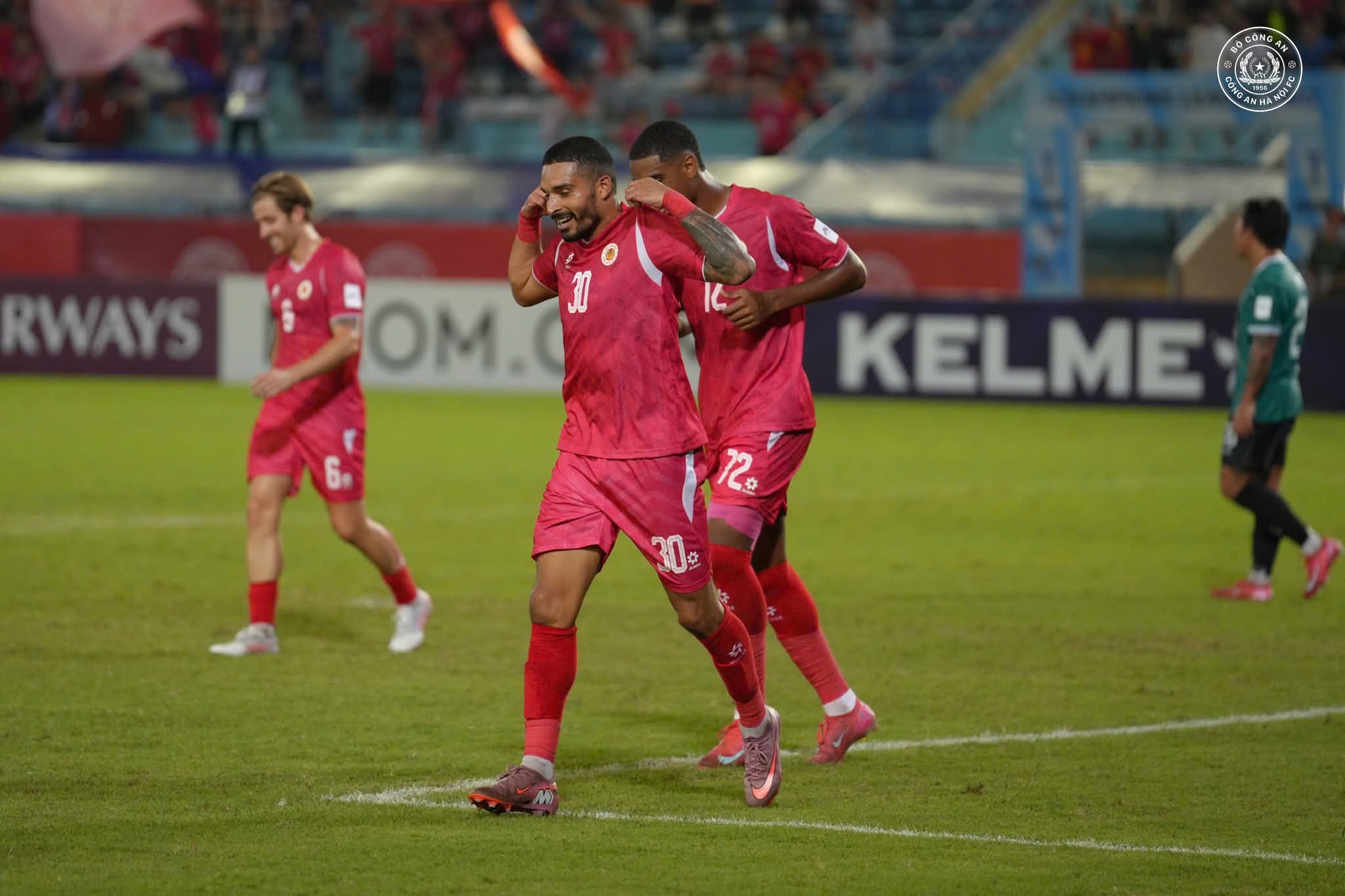 Ảnh bài viết Thắng hủy diệt 3-0, CAHN chiếm ngôi đầu bảng Cúp C2 châu Á