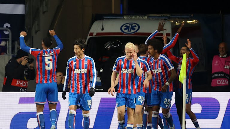 Palace tiếp tục có màn trình diễn tuyệt vời.