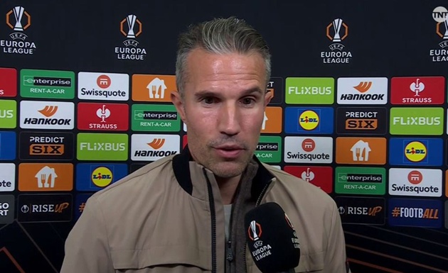 Van Persie thất vọng về sai lầm của trọng tài