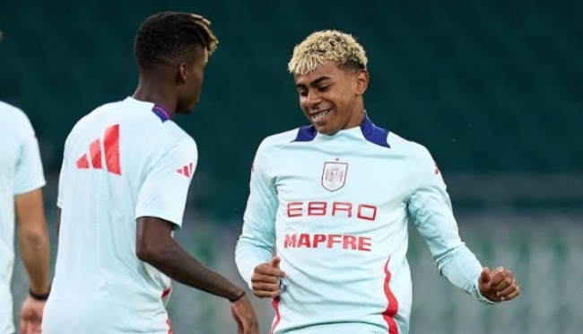 Yamal và Nico Willimas.