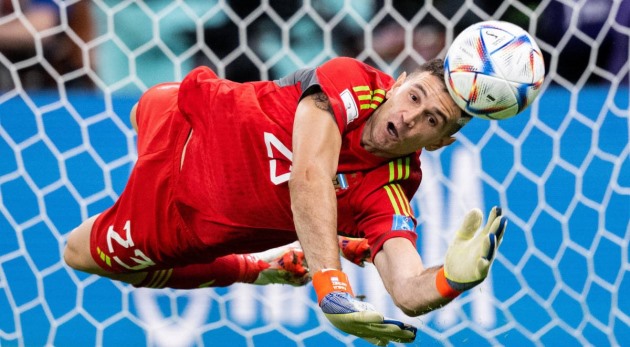 Martinez có cơ hội đến MU?