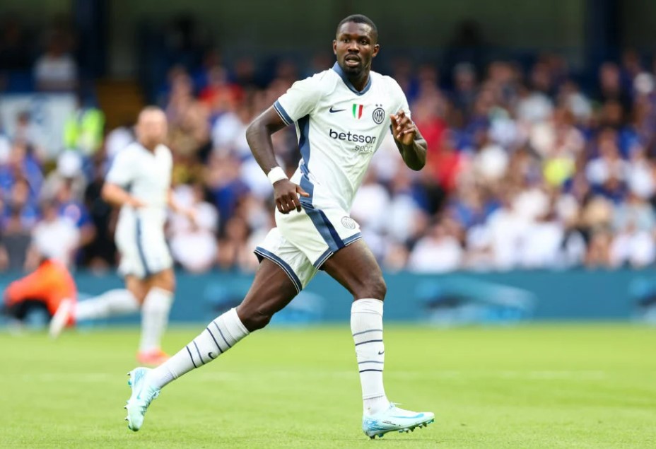 Ảnh bài viết Chivu giữ bí mật về người thay thế Thuram trong trận gặp Cremonese