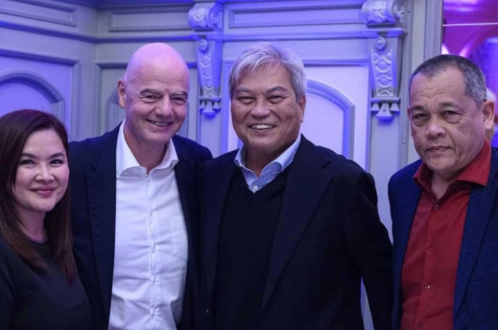 Chủ tịch FIFA đăng ảnh có Hamidin.