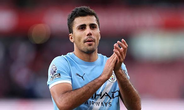 Manchester City cân nhắc đổi Rodri lấy Camavinga.