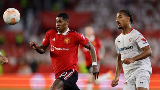 Marcus Rashford thường phải chịu thua Sevilla trong quá khứ.