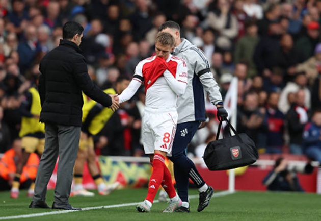 Odegaard lại dính chấn thương.
