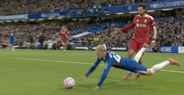 Ảnh bài viết Tranh cãi! Garnacho ngã trong vòng cấm Liverpool, Chelsea không có penalty