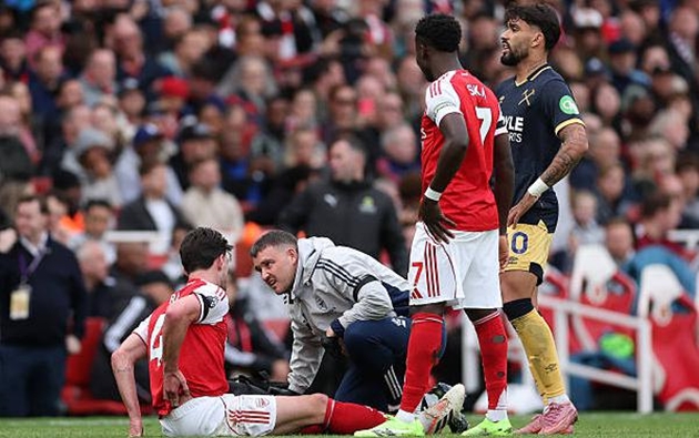 Ảnh bài viết Arsenal thắng trận, Arteta kém vui vì Rice