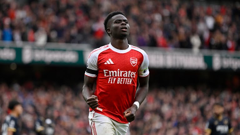 Saka vẫn là ngôi sao chủ chốt của Arsenal.