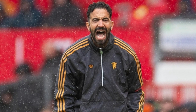 Ảnh bài viết Neville phản pháo Amorim gay gắt dù MU thắng Sunderland