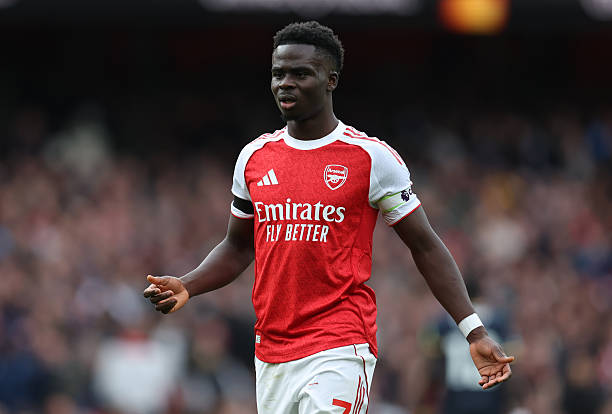 Bukayo Saka hé lộ tin nhắn đặc biệt nhận được từ Thierry Henry.