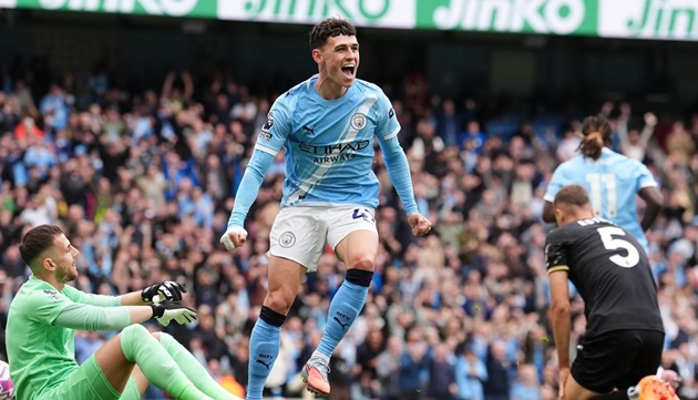 Foden trong màu áo Man City.
