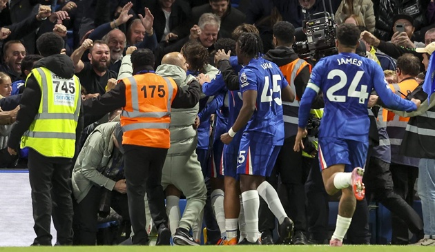 Ảnh bài viết Khi Maresca bùng nổ cảm xúc, chinh phục CĐV Chelsea