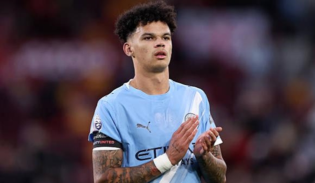 Nico O'Reilly (7.7): Anh ngày càng tiến bộ trong vai trò hậu vệ trái qua từng tuần. Thật không may khi không có pha kiến ​​tạo nào cho Reijnders trong hiệp một khi anh đã chuyền bóng chính xác cho cầu thủ người Hà Lan, cho thấy tiềm năng tấn công và sự ổn định phòng ngự.