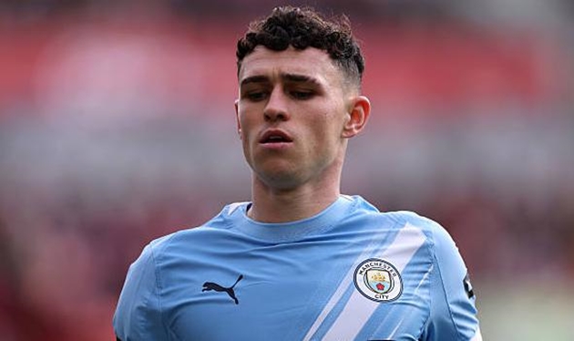 Phil Foden (7.3): Tham gia vào hầu hết mọi động thái tích cực của City trong hiệp một, với những pha xử lý bóng tinh tế và đầy sáng tạo. Tuy nhiên, anh lại im ắng hơn nhiều sau giờ nghỉ khi đội khách phải vật lộn để tìm kiếm bàn thắng thứ hai, cho thấy sự ảnh hưởng giảm sút khi đối phương siết chặt phòng ngự.