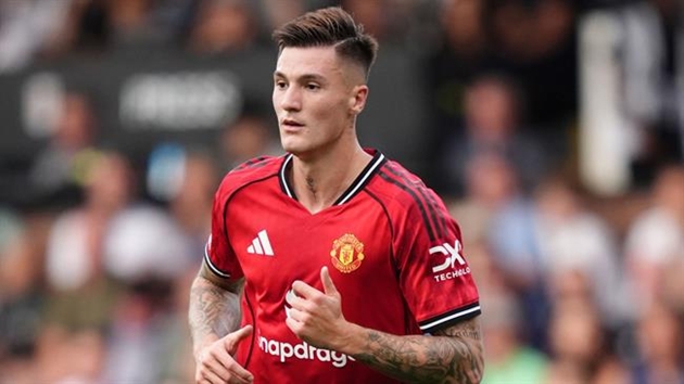 Benjamin Sesko đang bắt nhịp với lối chơi của Man United.