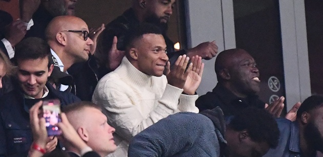 Ảnh bài viết Mbappe vui vẻ gặp lại Luis Enrique sau trận Lille – PSG