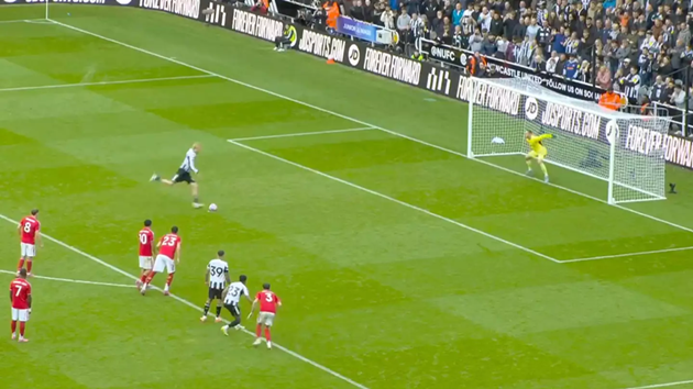 Ảnh bài viết CĐV Newcastle phát cuồng với "quả penalty hay nhất mọi thời đại" của Woltemade