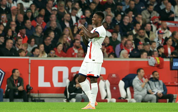 Ảnh bài viết Từ "bắt chết" Yamal đến vẽ nên siêu phẩm: Nuno Mendes và một tuần bùng nổ