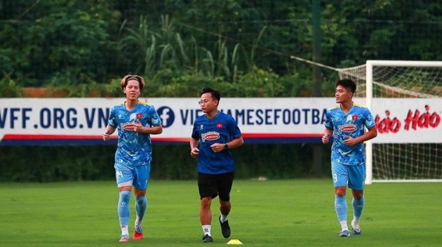 Viktor Lê và Quốc Việt tập riêng vì thể trạng chưa tốt.