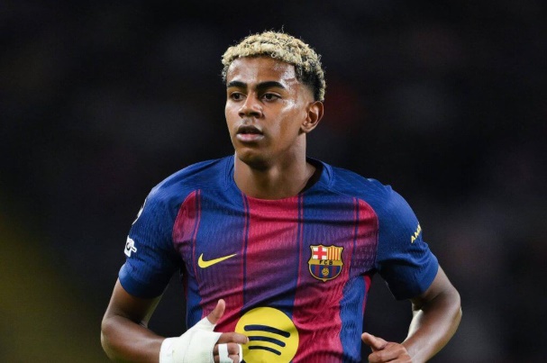 Yamal gặp chấn thương kể từ sau đợt tập trung lên tuyển tháng trước.