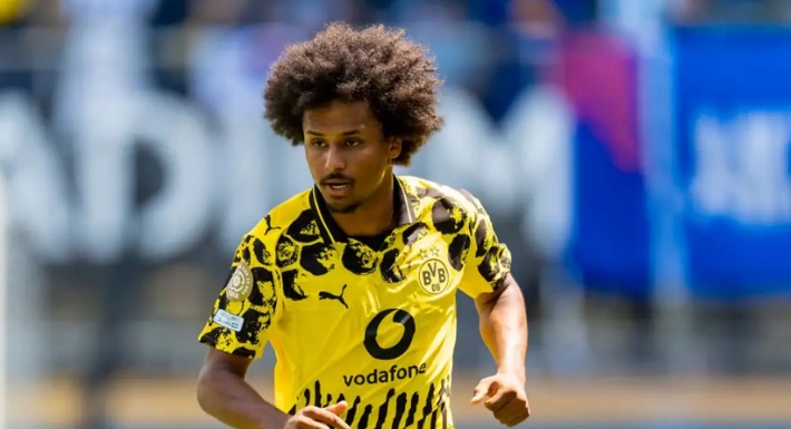 Barca xem xét chiêu mộ Adeyemi.