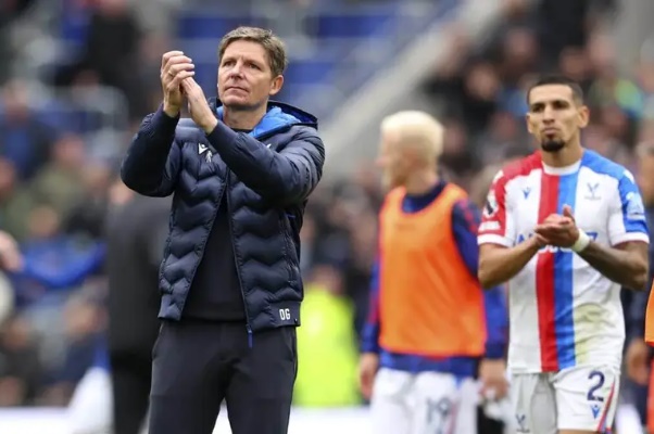 Palace đã bị chặn đứng mạch bất bại sau trận thua Everton.
