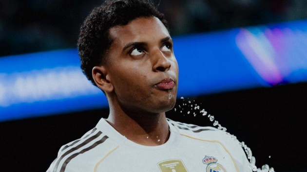 Rodrygo quyết tâm cùng Real đả bại Barcelona.