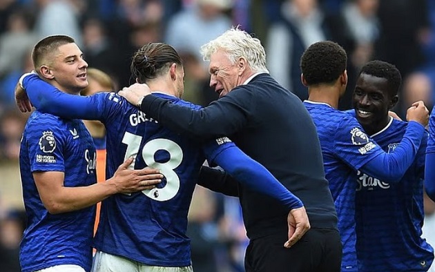 HLV Moyes cho phép Grealish chơi tự do hơn.
