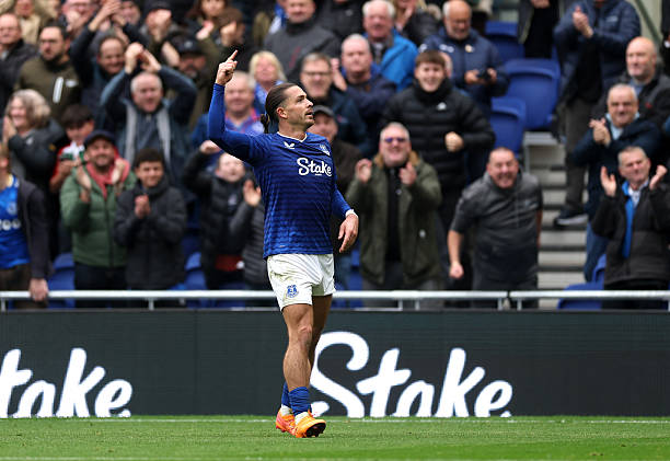 Grealish đang gây ấn tượng dưới màu áo Everton. 
