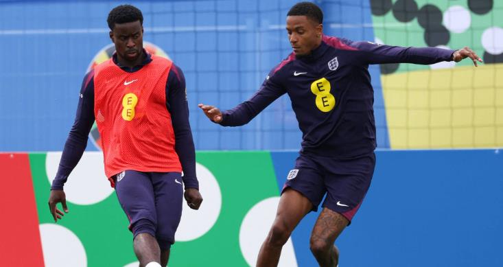 Hàng thủ ĐT Anh thiếu chiều sâu.