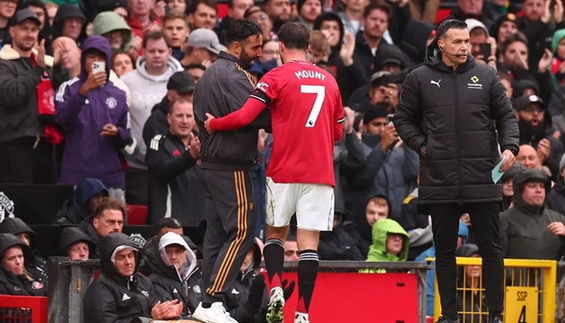 Ảnh bài viết Ferdinand tiết lộ tương lai Amorim sau trận thắng Sunderland