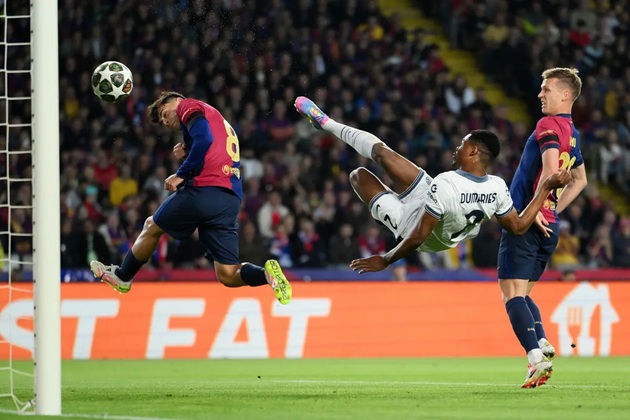 Dumfries thể hiện ấn tượng ở Inter Milan.