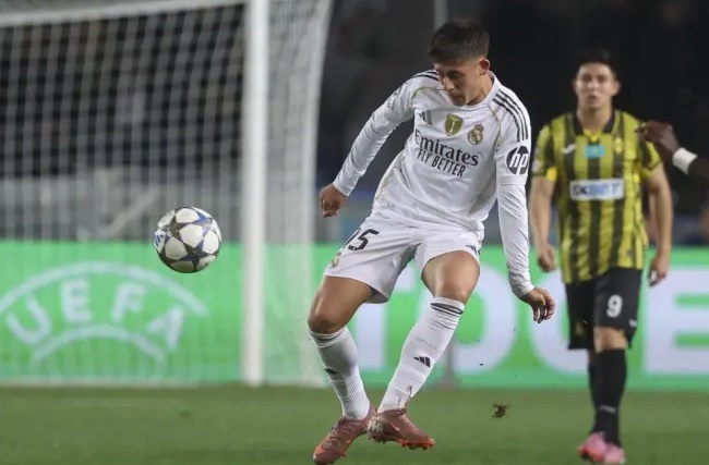 Guler cho thấy nhãn quan chiến thuật tuyệt vời của mình.