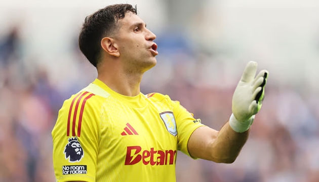 Martinez sẵn sàng giảm lương để đến Man United.