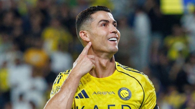Ảnh bài viết Cristiano Ronaldo: "Gia đình bảo dừng lại, nhưng tôi muốn ghi 1.000 bàn thắng"
