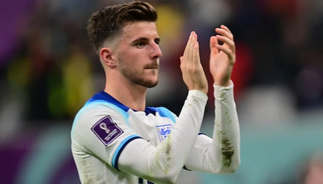 Mason Mount gặp nhiều khó khăn.