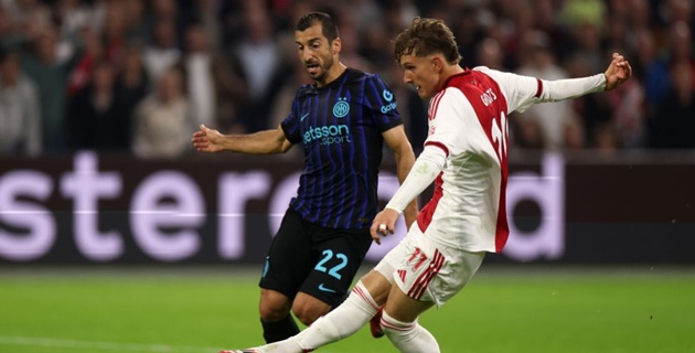 Ảnh bài viết Mkhitaryan ca ngợi Chivu và thừa nhận Inter từng tự mãn