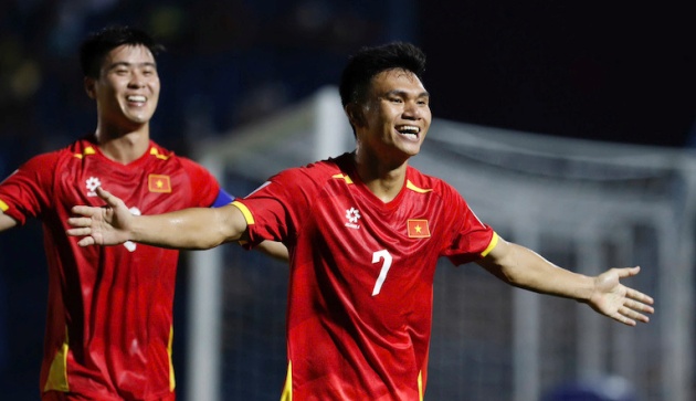 Xuân Mạnh có bàn đầu tiên cho tuyển Việt Nam.