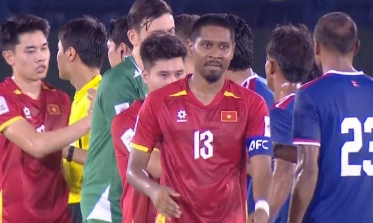 Ảnh bài viết Quang Vinh và khoảnh khắc lịch sử với tấm băng thủ quân tuyển Việt Nam